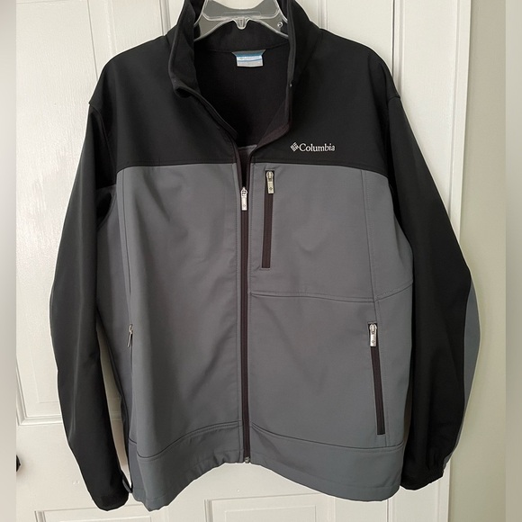 Columbia Men’s Ascender Two Tone Softshell Jacket Black Grey Large Outdoors New - Picture 2 of 12